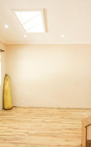 Casa para alugar com 150m², 2 quartos e 2 vagas Casa para alugar com 150m², 2 quartos e 2 vagasSala