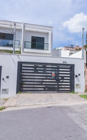 Casa à venda com 150m², 3 quartos e 3 vagasFachada