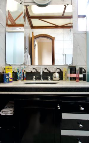 Apartamento à venda com 164m², 4 quartos e 2 vagasBanheiro da Suíte 1 