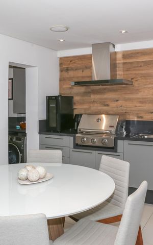 Apartamento à venda com 80m², 2 quartos e 2 vagas Apartamento à venda com 80m², 2 quartos e 2 vagasSala e Varanda Gourmet