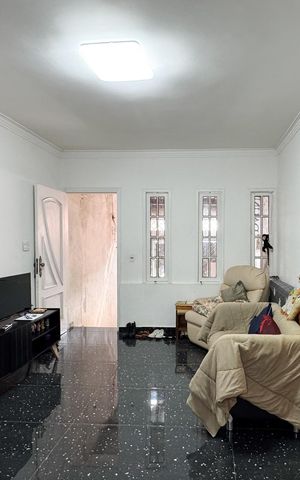 Casa à venda com 76m², 2 quartos e 2 vagas Casa à venda com 76m², 2 quartos e 2 vagasSala