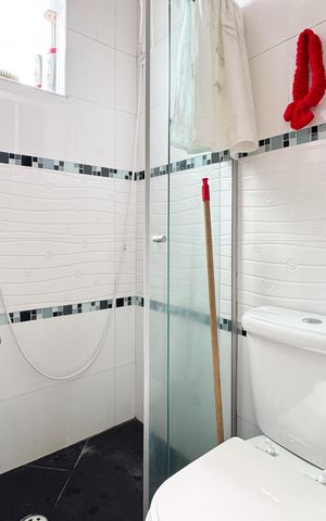 Casa à venda com 76m², 2 quartos e 2 vagas Casa à venda com 76m², 2 quartos e 2 vagasBanheiro - Suíte
