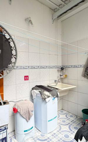 Casa à venda com 76m², 2 quartos e 2 vagas Casa à venda com 76m², 2 quartos e 2 vagasÁrea de Serviço