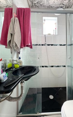 Casa à venda com 76m², 2 quartos e 2 vagas Casa à venda com 76m², 2 quartos e 2 vagasBanheiro - Suíte