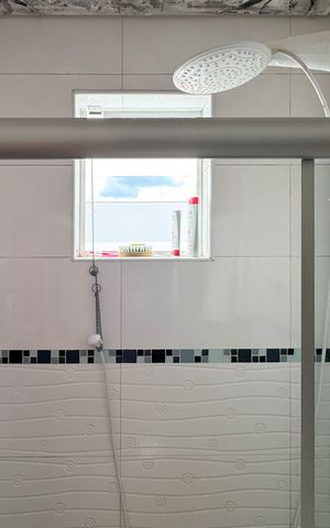 Casa à venda com 76m², 2 quartos e 2 vagas Casa à venda com 76m², 2 quartos e 2 vagasBanheiro - Suíte