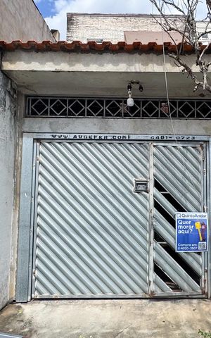 Casa à venda com 76m², 2 quartos e 2 vagas Casa à venda com 76m², 2 quartos e 2 vagasFachada