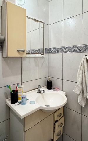 Casa à venda com 76m², 2 quartos e 2 vagas Casa à venda com 76m², 2 quartos e 2 vagasBanheiro Social