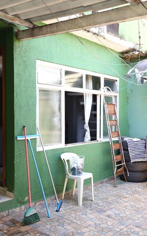 Casa à venda com 250m², 4 quartos e 1 vagaÁrea de Serviço