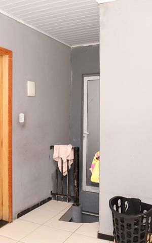 Casa à venda com 250m², 4 quartos e 1 vagaSala entre quartos