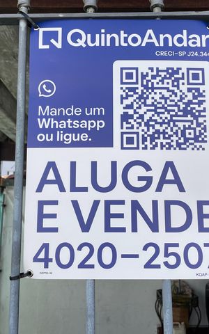Casa à venda com 360m², 4 quartos e 3 vagas Casa à venda com 360m², 4 quartos e 3 vagasPlaca