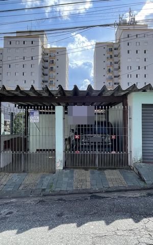 Casa à venda com 360m², 4 quartos e 3 vagas Casa à venda com 360m², 4 quartos e 3 vagasFachada+Placa