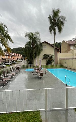 Casa de condomínio à venda com 130m², 3 quartos e 2 vagas