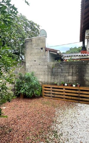 Casa de condomínio à venda com 130m², 3 quartos e 2 vagas