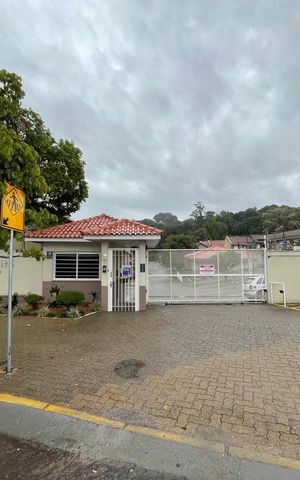 Casa de condomínio à venda com 130m², 3 quartos e 2 vagas Casa de condomínio à venda com 130m², 3 quartos e 2 vagasPlaca Instalada em 07/04/2026 - Cod.OBIW-399