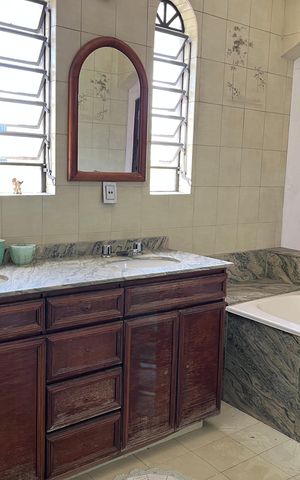 Casa de condomínio para alugar com 600m², 4 quartos e 4 vagas