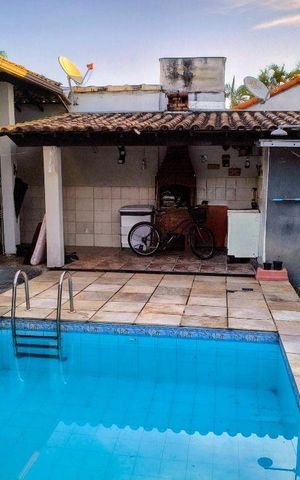Casa à venda com 173m², 3 quartos e 2 vagas
