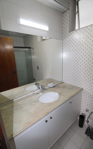 Apartamento para alugar com 310m², 6 quartos e 2 vagasBanheiro da Suíte 2
