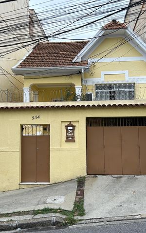 Casa à venda com 105m², 2 quartos e 1 vagaFachada