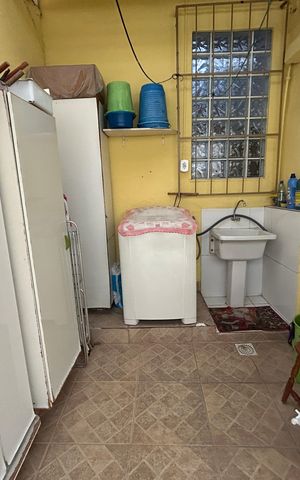 Casa à venda com 105m², 2 quartos e 1 vagaÁrea de Serviço