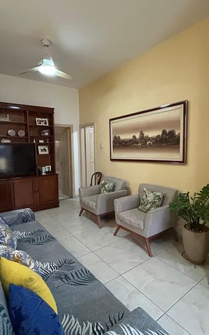 Casa à venda com 105m², 2 quartos e 1 vagaSala