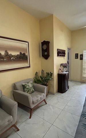 Casa à venda com 105m², 2 quartos e 1 vagaSala