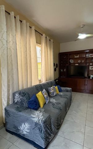 Casa à venda com 105m², 2 quartos e 1 vagaSala