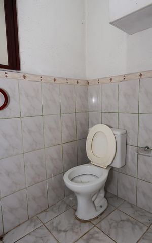Casa à venda com 280m², 4 quartos e 2 vagas Casa à venda com 280m², 4 quartos e 2 vagaslavabo