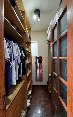 Apartamento à venda com 94m², 3 quartos e 2 vagas Apartamento à venda com 94m², 3 quartos e 2 vagascloset