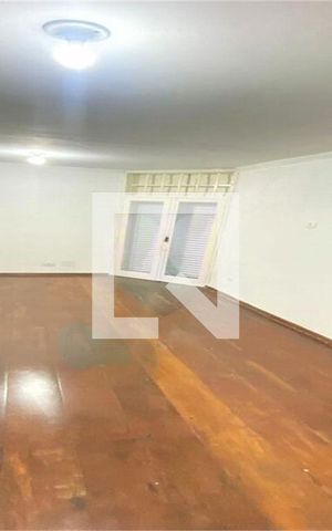 Casa para alugar com 373m², 3 quartos e 4 vagas