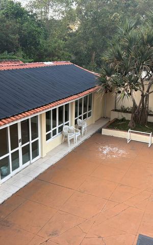 Casa de condomínio à venda com 225m², 3 quartos e 2 vagas