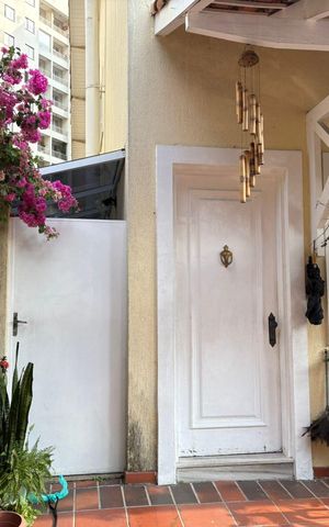Casa de condomínio à venda com 225m², 3 quartos e 2 vagas