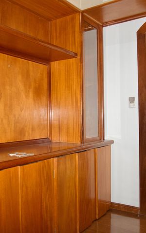 Apartamento para alugar com 370m², 6 quartos e 4 vagas Apartamento para alugar com 370m², 6 quartos e 4 vagasCorredor 2 - Armários