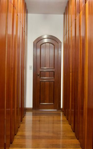 Apartamento para alugar com 370m², 6 quartos e 4 vagas Apartamento para alugar com 370m², 6 quartos e 4 vagasSuíte 2 - Closet