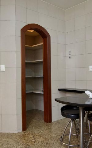 Apartamento para alugar com 370m², 6 quartos e 4 vagas Apartamento para alugar com 370m², 6 quartos e 4 vagasCozinha - Dispensa