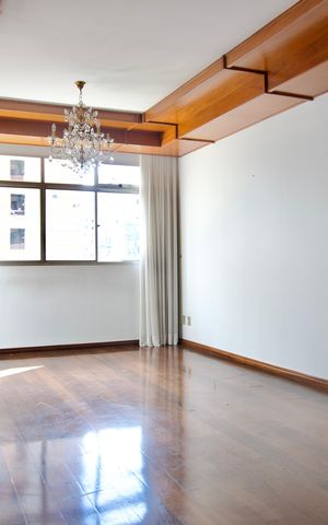 Apartamento para alugar com 370m², 6 quartos e 4 vagas Apartamento para alugar com 370m², 6 quartos e 4 vagasSala 2
