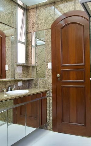 Apartamento para alugar com 370m², 6 quartos e 4 vagas Apartamento para alugar com 370m², 6 quartos e 4 vagasSuíte 1 - Banheiro