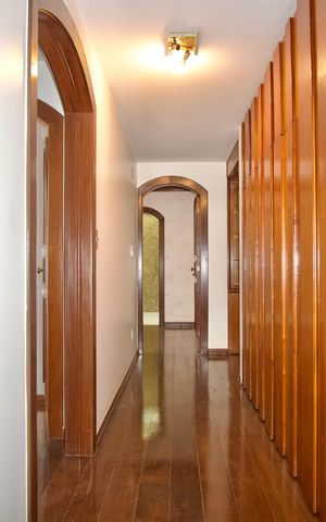 Apartamento para alugar com 370m², 6 quartos e 4 vagas Apartamento para alugar com 370m², 6 quartos e 4 vagasCorredor 2