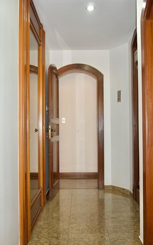 Apartamento para alugar com 370m², 6 quartos e 4 vagas Apartamento para alugar com 370m², 6 quartos e 4 vagasCorredor 1