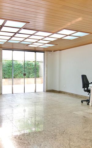 Apartamento para alugar com 370m², 6 quartos e 4 vagas Apartamento para alugar com 370m², 6 quartos e 4 vagasÁrea comum - Salão de festas