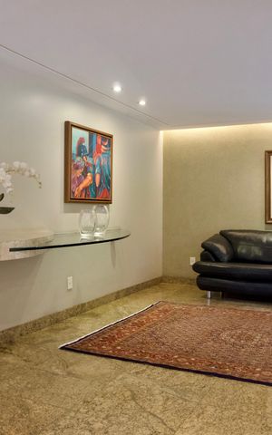 Apartamento para alugar com 370m², 6 quartos e 4 vagas Apartamento para alugar com 370m², 6 quartos e 4 vagasHall de entrada