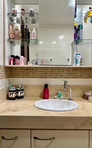 Apartamento à venda com 110m², 3 quartos e 1 vaga Apartamento à venda com 110m², 3 quartos e 1 vagaBanheiro da suíte