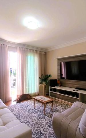Casa de condomínio à venda com 345m², 4 quartos e 4 vagas Casa de condomínio à venda com 345m², 4 quartos e 4 vagasSala