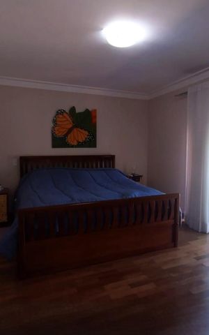 Casa de condomínio à venda com 345m², 4 quartos e 4 vagas Casa de condomínio à venda com 345m², 4 quartos e 4 vagasQuarto