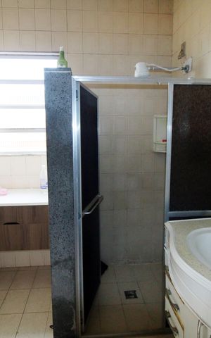 Casa à venda com 230m², 4 quartos e 3 vagasBanheiro Social