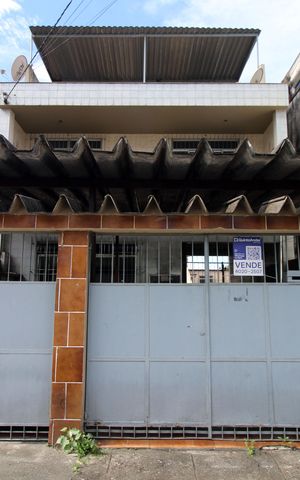 Casa à venda com 230m², 4 quartos e 3 vagasFachada da casa