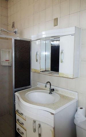 Casa à venda com 230m², 4 quartos e 3 vagasBanheiro Social