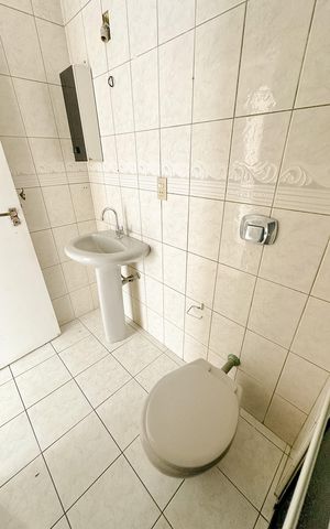 Apartamento para alugar com 63m², 2 quartos e sem vagaBanheiro