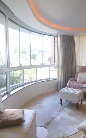 Apartamento à venda com 151m², 3 quartos e 2 vagassacada da sala