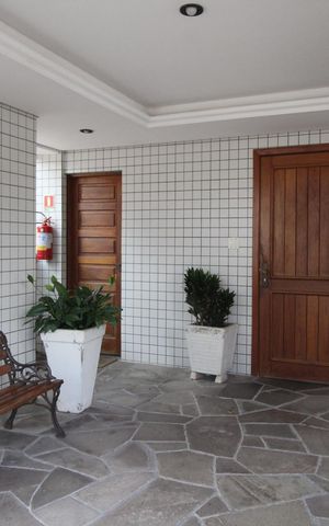 Apartamento para alugar com 110m², 3 quartos e 2 vagasHall social