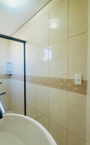 Apartamento para alugar com 60m², 2 quartos e 2 vagas Apartamento para alugar com 60m², 2 quartos e 2 vagasBanheiro